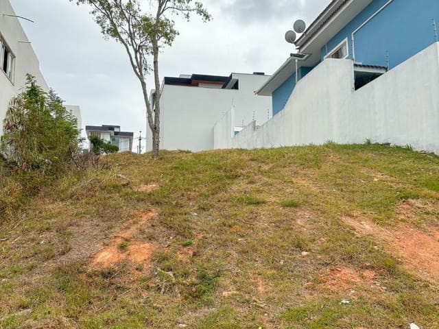 Terreno com 300m², à venda, no bairro Vale dos Cristais em Macaé