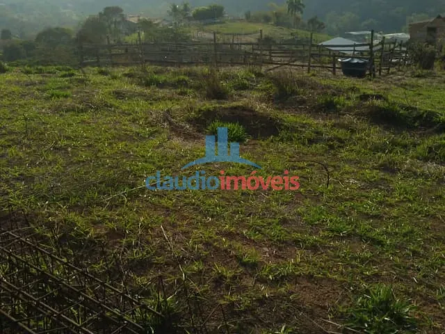 Chácara com 1188m², à venda, no bairro Colônia Santo Antônio em Barra Mansa