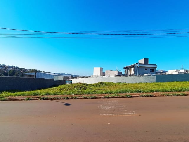 Terreno com 482m², à venda, no bairro Chácara Manella em Cambé