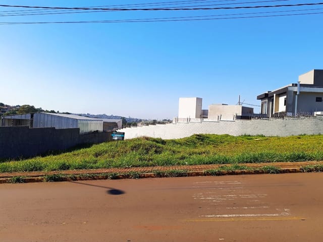 Terreno com 482m², à venda, no bairro Chácara Manella em Cambé