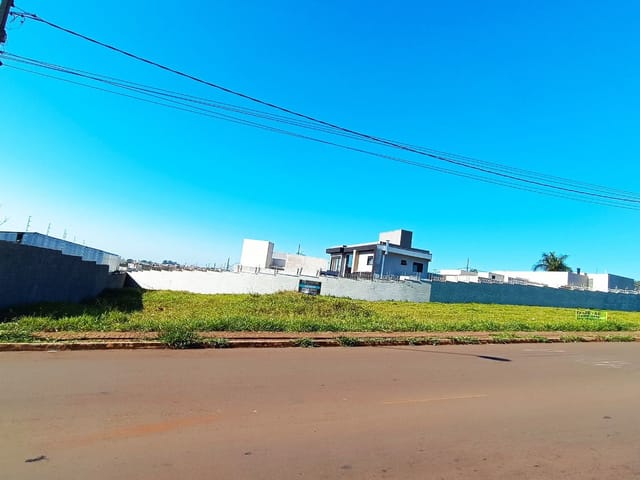 Terreno com 482m², à venda, no bairro Chácara Manella em Cambé