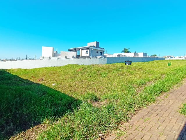 Terreno com 482m², à venda, no bairro Chácara Manella em Cambé