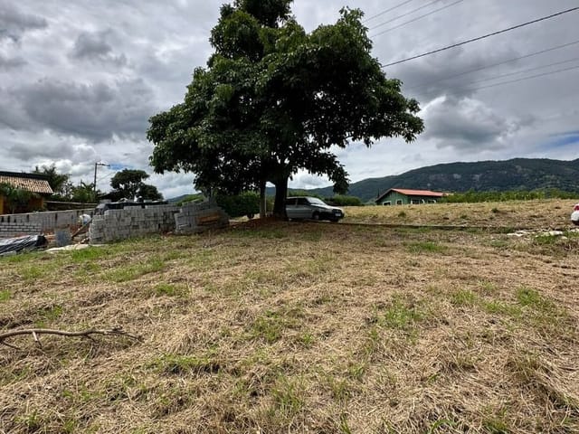 Terreno com 996m², à venda, no bairro GODOY em Extrema