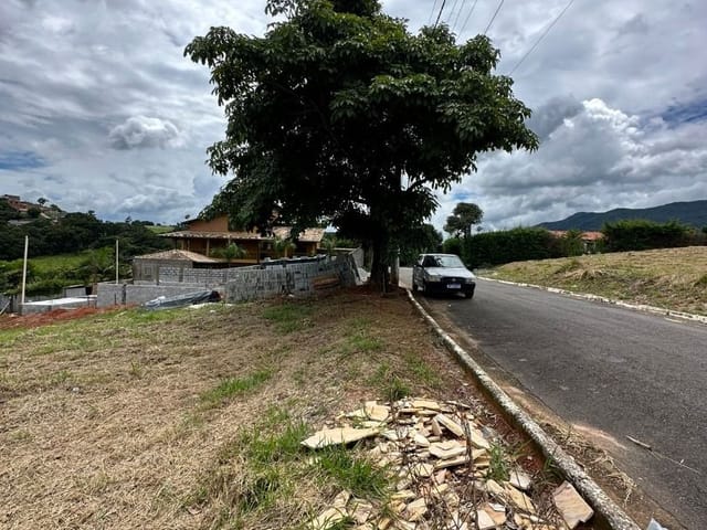 Terreno com 996m², à venda, no bairro GODOY em Extrema