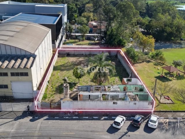 Terreno com 1200m², à venda, no bairro Jardim Santa Marta (Fazendinha) em Santana de Parnaíba