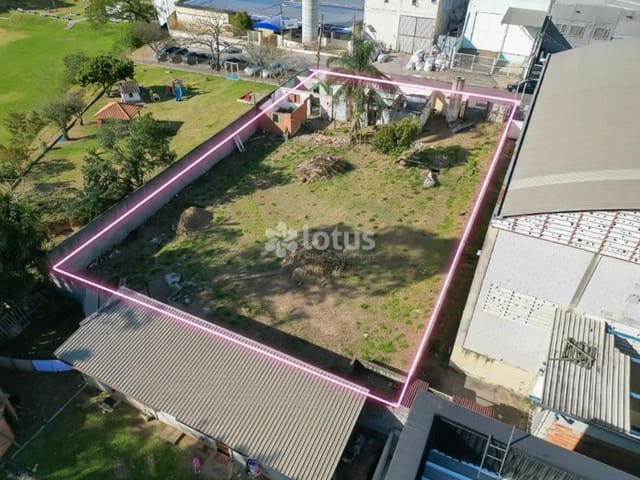 Terreno com 1200m², à venda, no bairro Jardim Santa Marta (Fazendinha) em Santana de Parnaíba