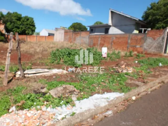 Terreno com 297m², à venda, no bairro Núcleo Habitacional Djalma Mendes de Oliveira em Apucarana
