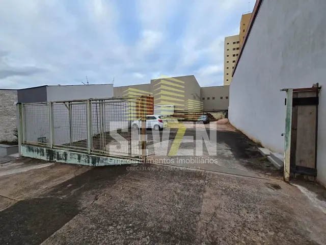 Terreno com 263m², à venda, no bairro Centro em Bauru
