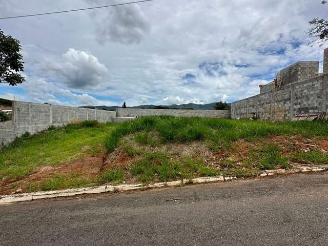 Terreno com 500m², à venda, no bairro GODOY em Extrema