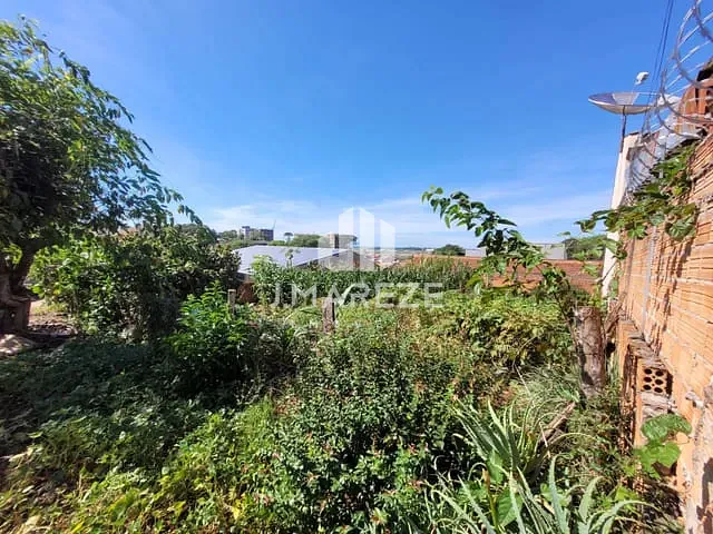 Terreno com 370m², à venda, no bairro Jardim Tarobá em Apucarana