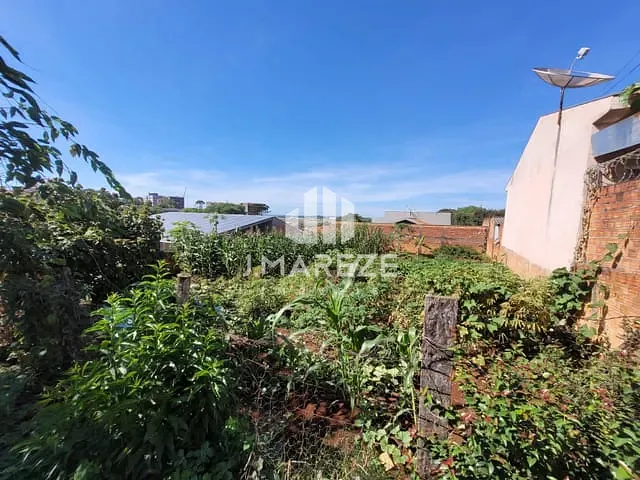 Terreno com 370m², à venda, no bairro Jardim Tarobá em Apucarana