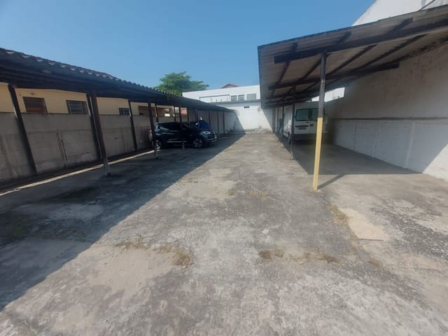 Terreno com 334m², à venda, no bairro Centro em Macaé