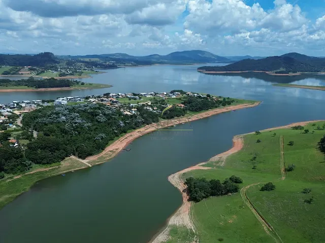 Terreno com 1050m², à venda, no bairro Riviera do Jaguari em Piracaia