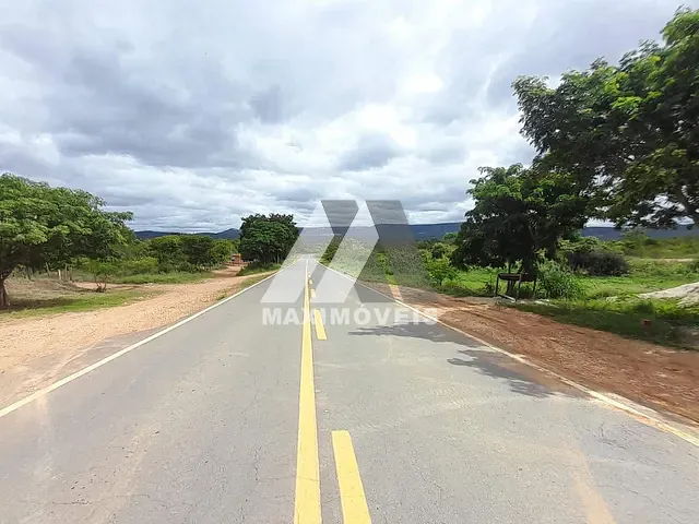 Terreno com 600m², à venda ou para alugar, no bairro Pantanal em Araçuaí