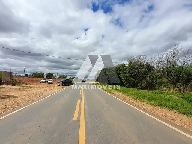 Terreno com 600m², à venda ou para alugar, no bairro Pantanal em Araçuaí