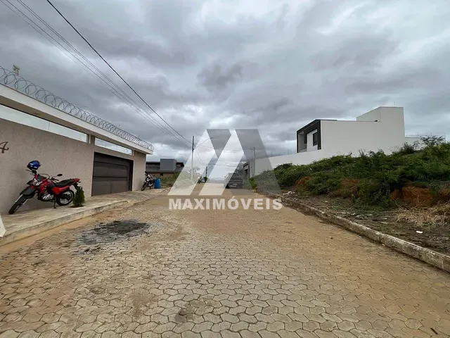 Terreno com 360m², à venda, no bairro São Geraldo "Mirante". em Araçuaí