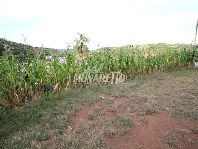 Terreno com 651m², à venda, no bairro Centro em Ipira