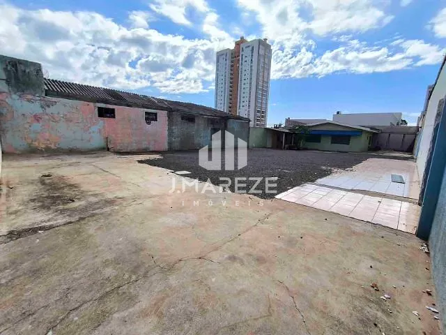 Terreno com 561m², para alugar, no bairro Centro em Apucarana