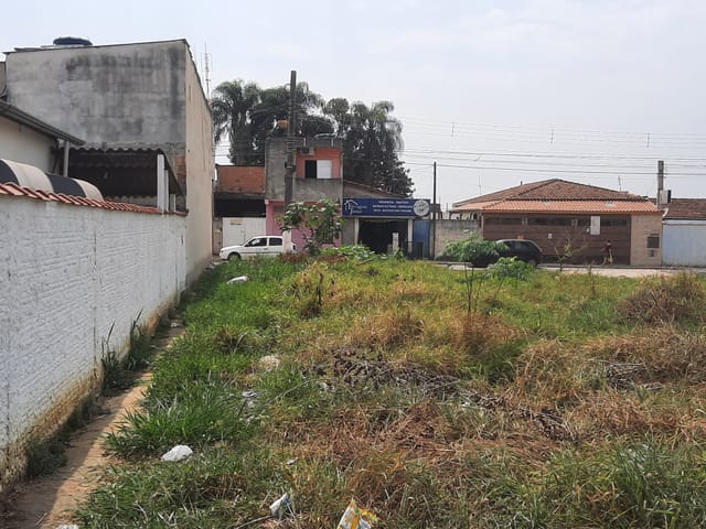 Terreno com 454m², à venda, no bairro Centro em Potim