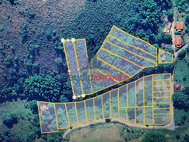 Terreno com 300m², à venda, no bairro Colônia Santo Antônio em Barra Mansa