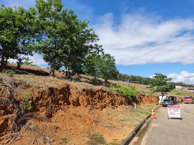Terreno com 797m², à venda, no bairro Gran Royalle em Santana do Paraíso