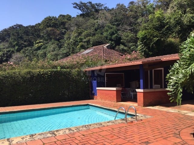 Terreno com 1800m², à venda, no bairro Independência em Petrópolis