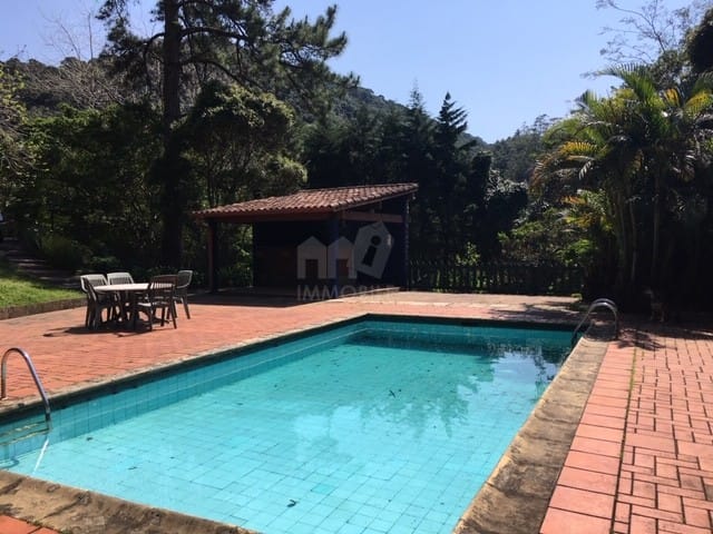 Terreno com 1800m², à venda, no bairro Independência em Petrópolis