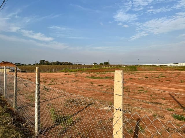 Terreno com 2m², à venda ou para alugar, no bairro Jaguará em São Paulo