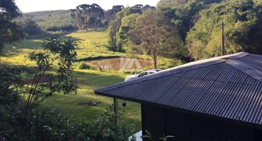 Linda chácara a 13km da cidade — PALMEIRINHA