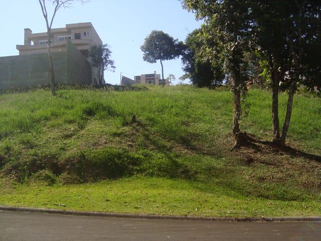 Terreno com 300m², à venda, no bairro Jardim Carvalho em Ponta Grossa