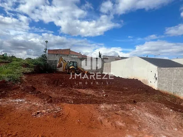 Terreno com 319m², à venda, no bairro Residencial Araucária em Apucarana