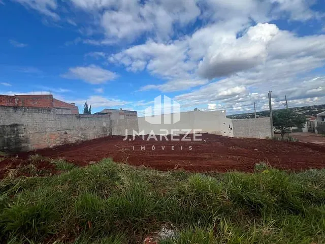 Terreno com 319m², à venda, no bairro Residencial Araucária em Apucarana
