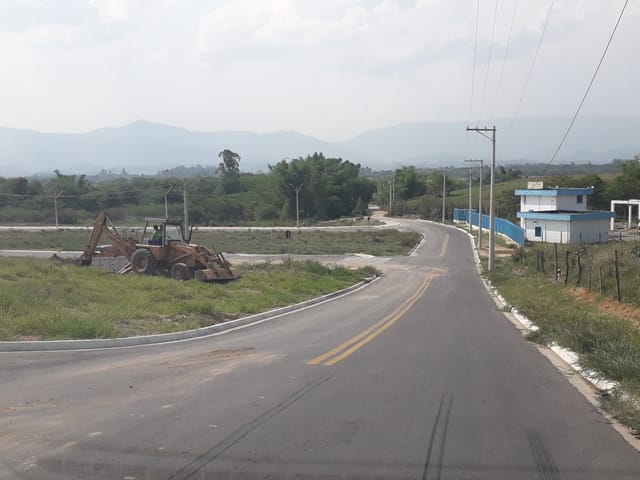 Terreno com 248m², à venda, no bairro Vila Areao em Taubaté