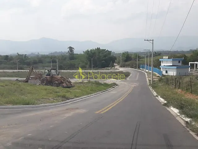 Terreno com 248m², à venda, no bairro Vila Areao em Taubaté