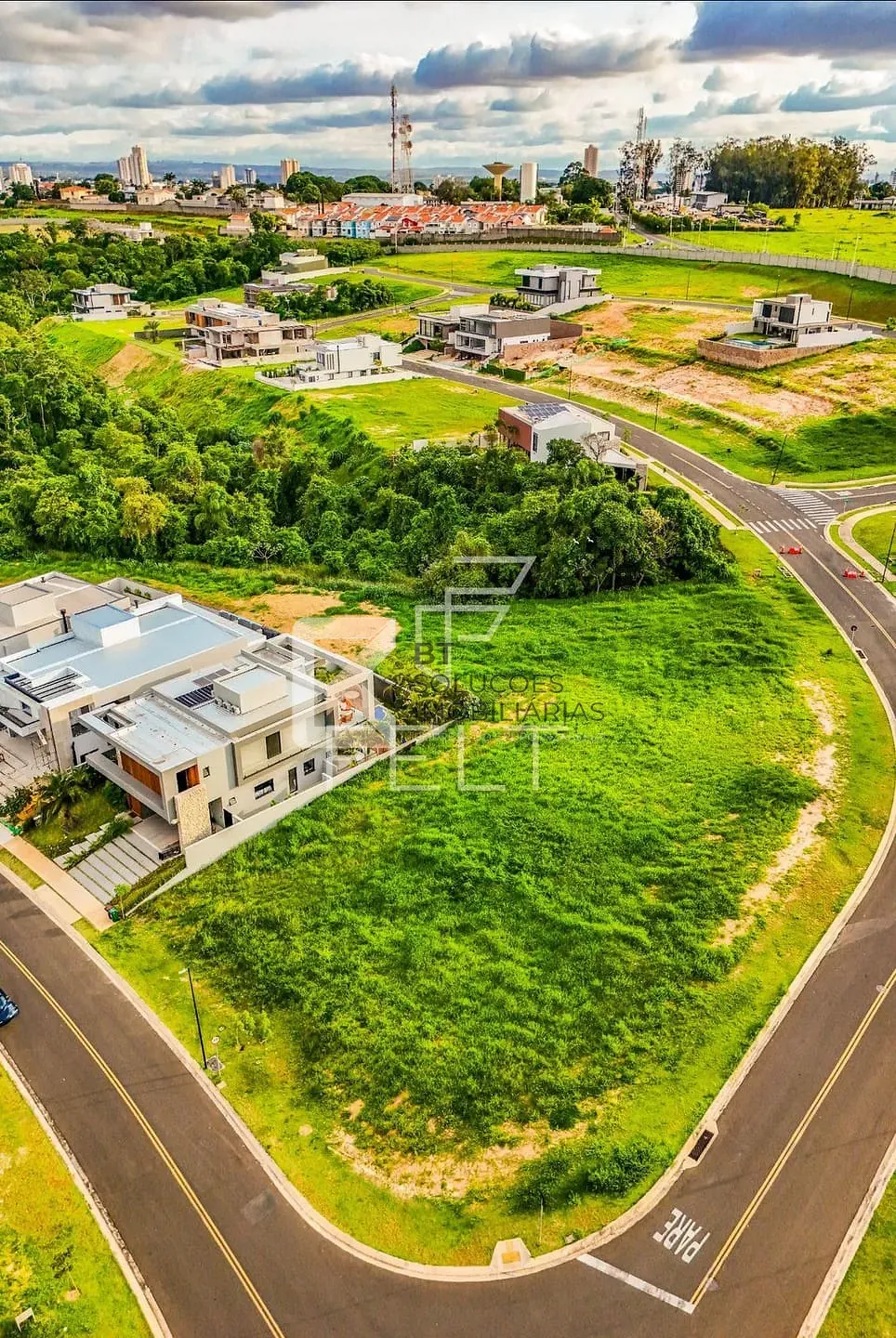 Terreno, 587 m² - Foto 1