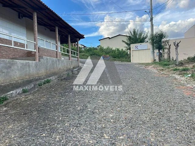 Terreno com 455m², à venda, no bairro Vera Cruz em Araçuaí