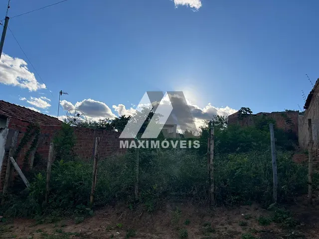 Terreno com 455m², à venda, no bairro Vera Cruz em Araçuaí