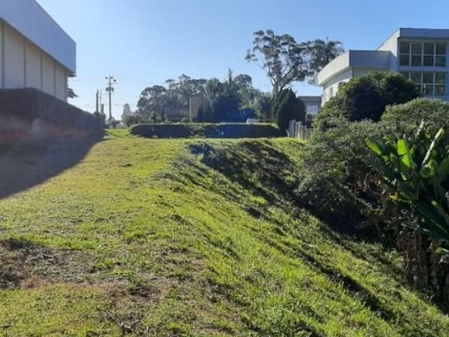 Terreno com 2200m², à venda, no bairro Residencial Tambore em Barueri