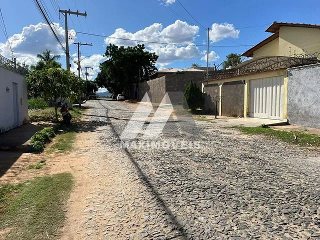 Terreno com 364m², à venda, no bairro Vera Cruz em Araçuaí