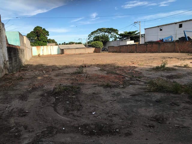 Terreno com 1440m², à venda, no bairro Parque Jardim Carioca em Campos dos Goytacazes