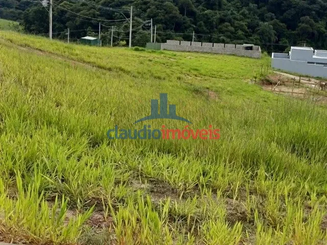Terreno com 240m², à venda, no bairro Casa de Pedra em Volta Redonda