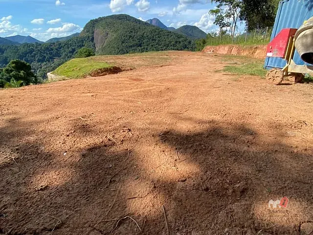 Terreno com 2380m², à venda, no bairro Itaipava em Petrópolis