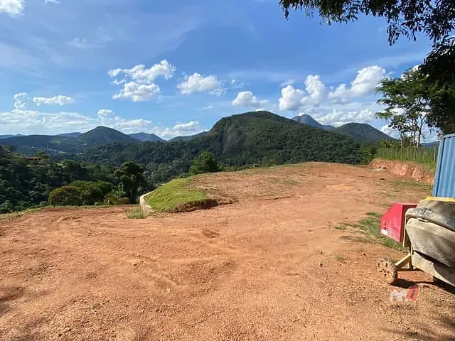 Terreno com 2380m², à venda, no bairro Itaipava em Petrópolis