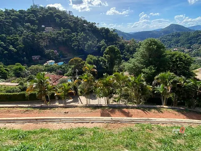 Terreno com 2380m², à venda, no bairro Itaipava em Petrópolis