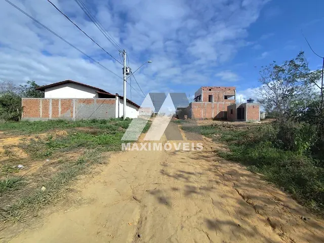 Terreno com 180m², à venda, no bairro São Francisco II em Araçuaí