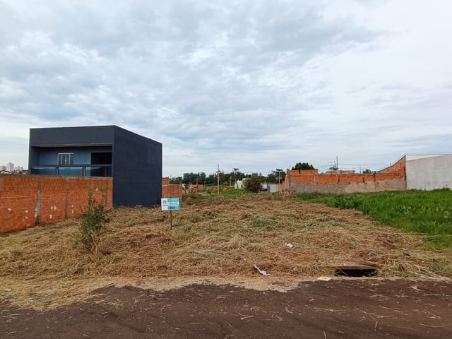 Terreno com 450m², à venda, no bairro Residencial Portal do Lago em Cambé