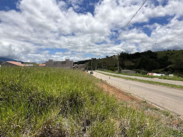 Terreno com 600m², à venda, no bairro Recanto Do Sol em Extrema