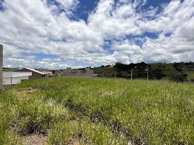 Terreno com 600m², à venda, no bairro Recanto Do Sol em Extrema