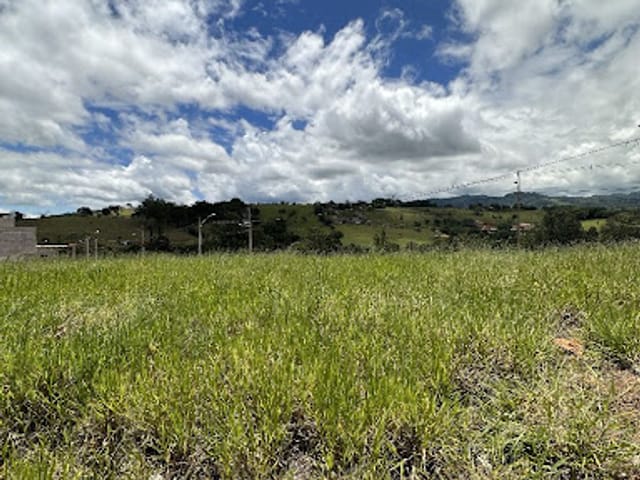 Terreno com 600m², à venda, no bairro Recanto Do Sol em Extrema