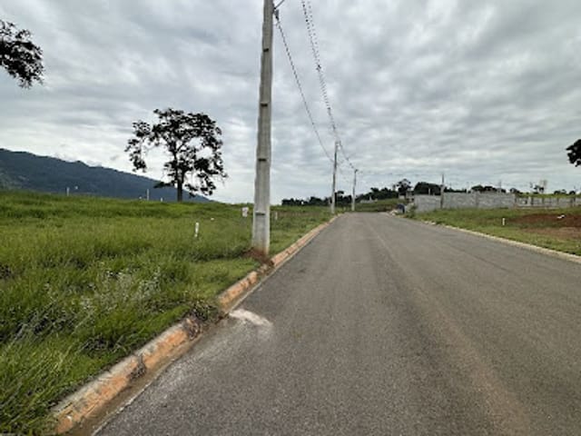 Terreno com 200m², à venda, no bairro Loteamento Sierra em Extrema
